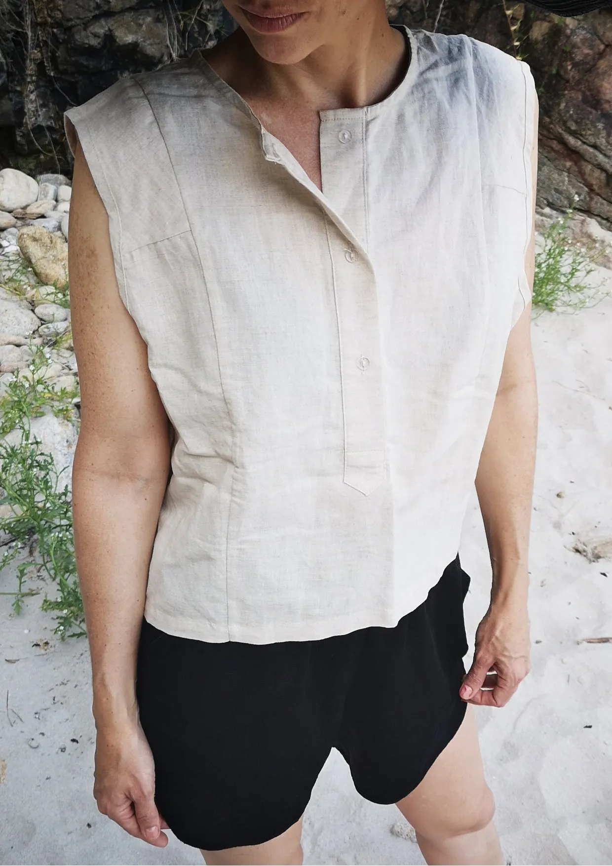 SHORT SLEEVELESS BLOUSE - LINEN natural white